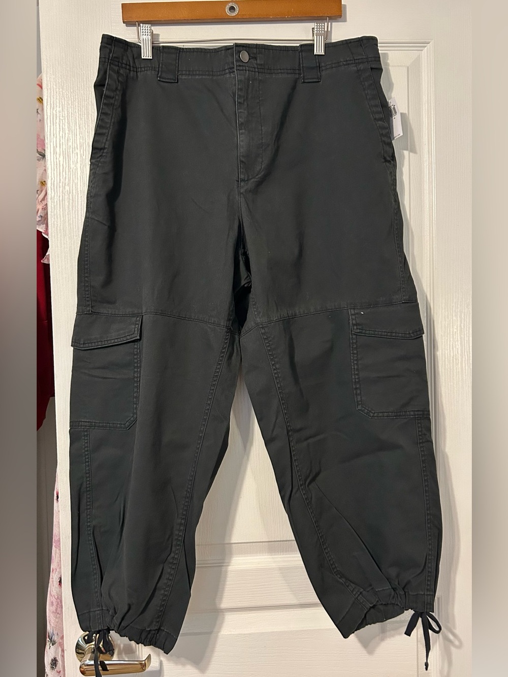 Old Navy High Rise Black Ballon Cargo Ankle Pants